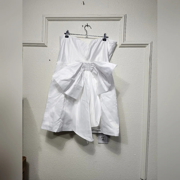 Lulu's Soiree Hour White Satin Strapless Bow Mini Dress Party Wedding Prom NWOT - Picture 8 of 9